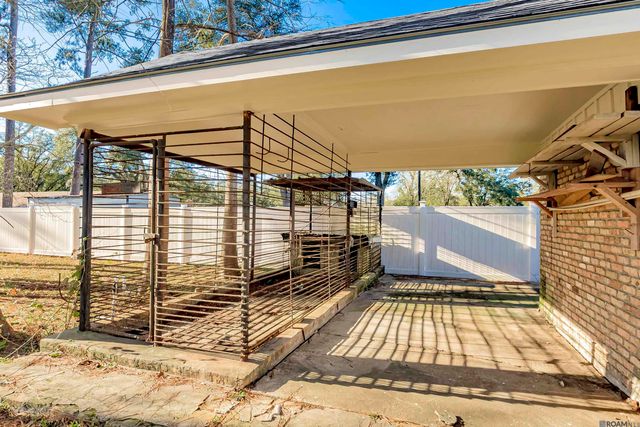 6555 Landmor Dr, Greenwell Springs, LA 70739