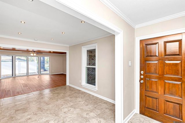 6555 Landmor Dr, Greenwell Springs, LA 70739