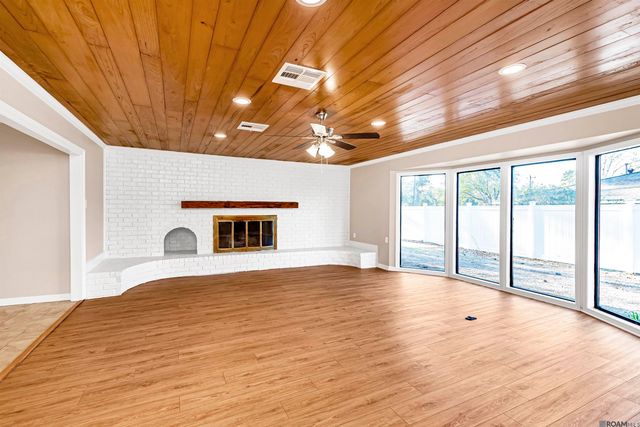 6555 Landmor Dr, Greenwell Springs, LA 70739