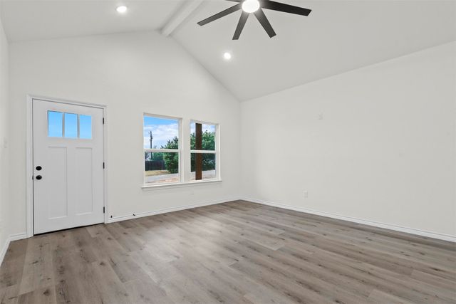 828 Colorado River Drive, Granbury, TX 76048