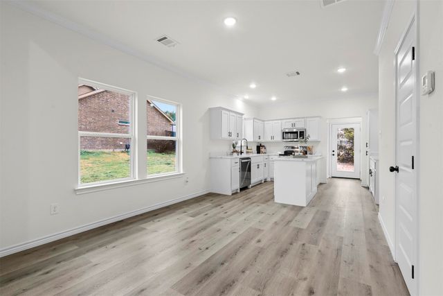 828 Colorado River Drive, Granbury, TX 76048