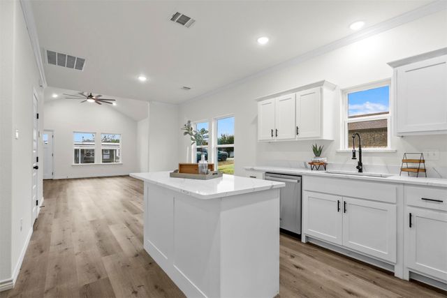 828 Colorado River Drive, Granbury, TX 76048