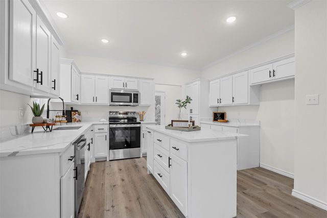 828 Colorado River Drive, Granbury, TX 76048