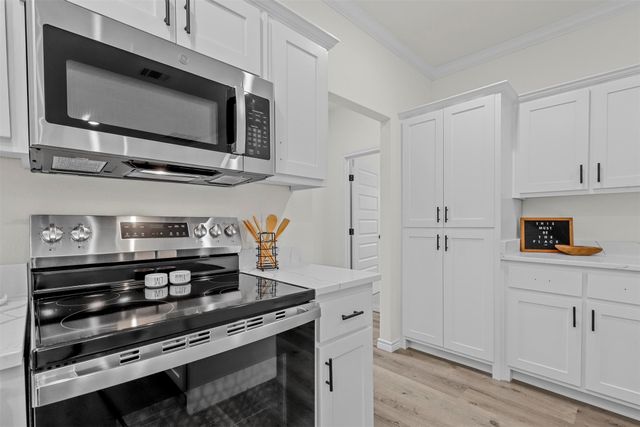 828 Colorado River Drive, Granbury, TX 76048