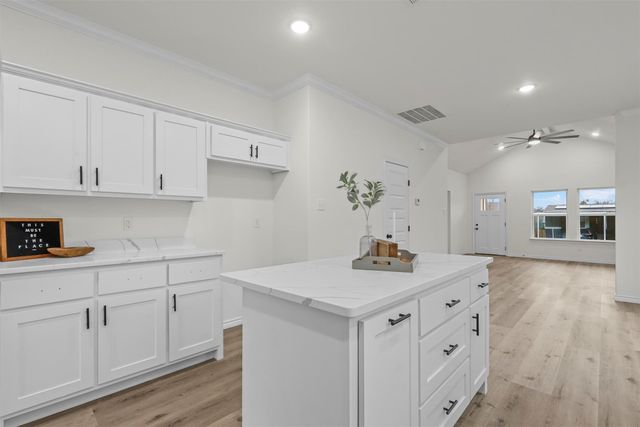 828 Colorado River Drive, Granbury, TX 76048