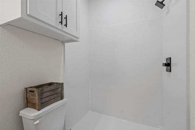 828 Colorado River Drive, Granbury, TX 76048