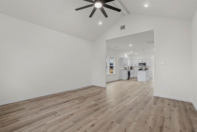 828 Colorado River Drive, Granbury, TX 76048