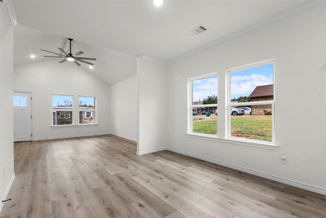 828 Colorado River Drive, Granbury, TX 76048