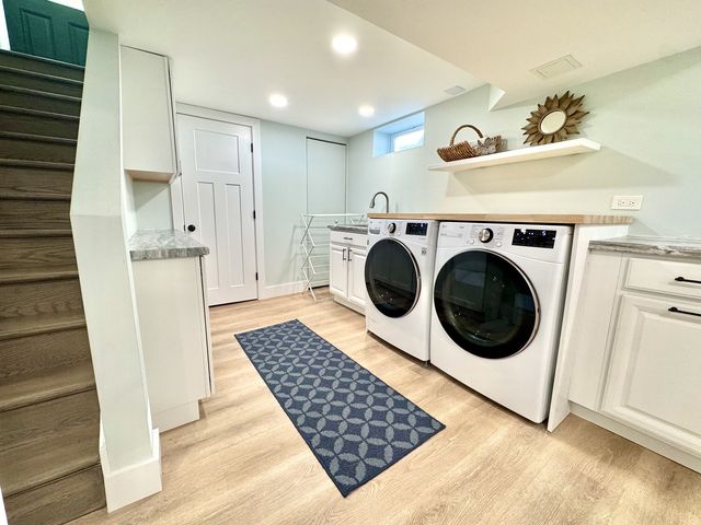218 N Eastwood Avenue, Mount Prospect, IL 60056