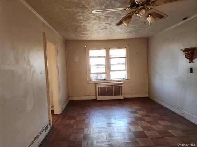 39 Hilbert Street, Hempstead, NY 11550