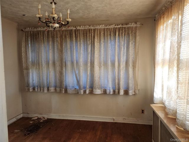 39 Hilbert Street, Hempstead, NY 11550