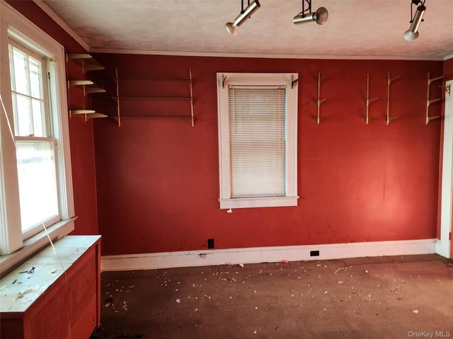 39 Hilbert Street, Hempstead, NY 11550