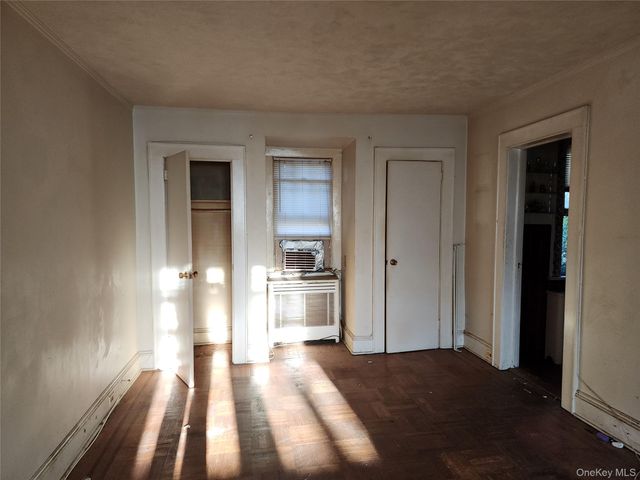 39 Hilbert Street, Hempstead, NY 11550