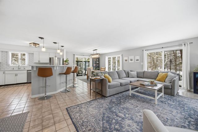 29 S Bow Dunbarton Road, Bow, NH 03304