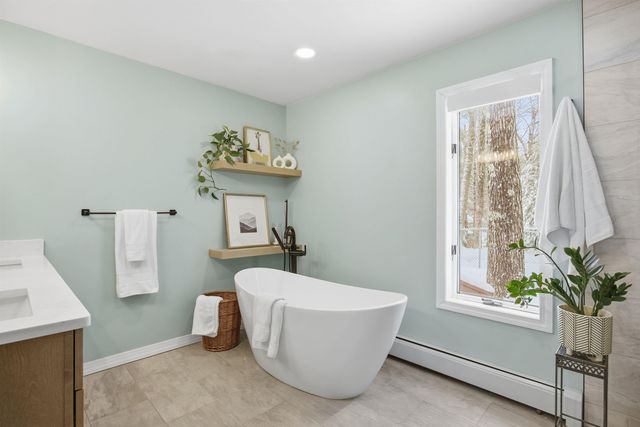 29 S Bow Dunbarton Road, Bow, NH 03304