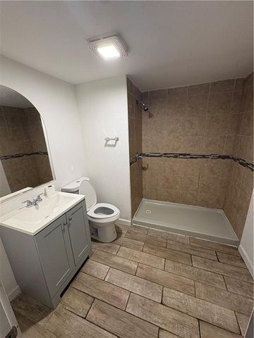 1004 E Walnut Street, Independence, MO 64050