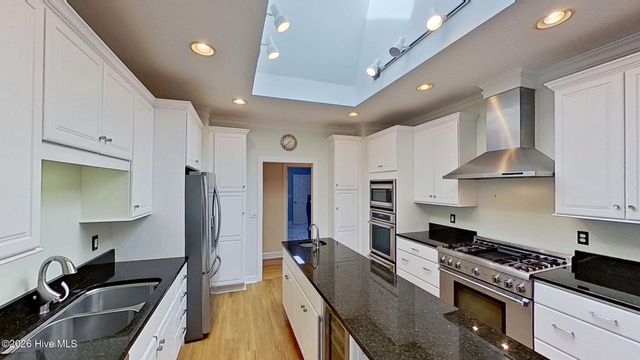 202 Geneva Court, New Bern, NC 28562