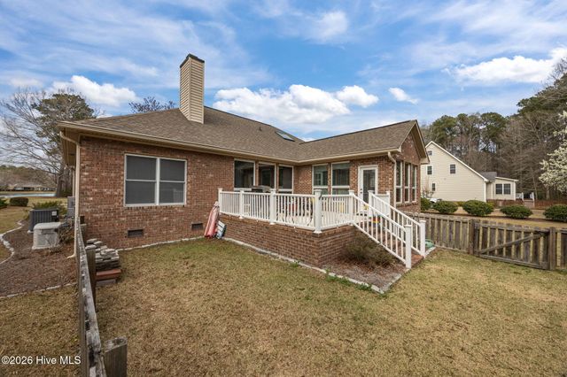 202 Geneva Court, New Bern, NC 28562