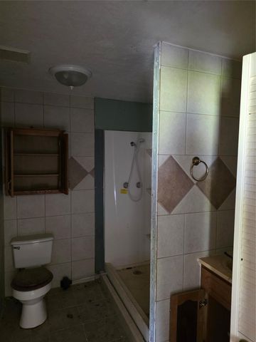 326 Texas Avenue, Bacliff, TX 77518