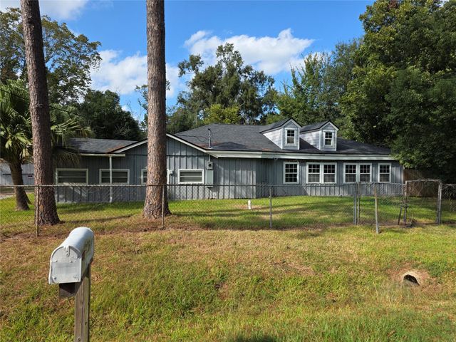 326 Texas Avenue, Bacliff, TX 77518