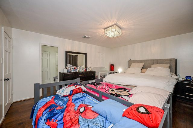 5506 Pebble Springs Drive, Houston, TX 77066