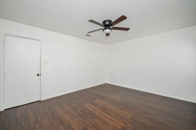 5506 Pebble Springs Drive, Houston, TX 77066