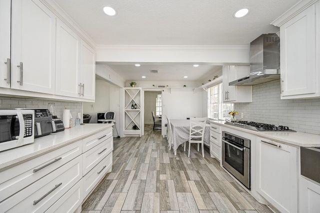 5506 Pebble Springs Drive, Houston, TX 77066