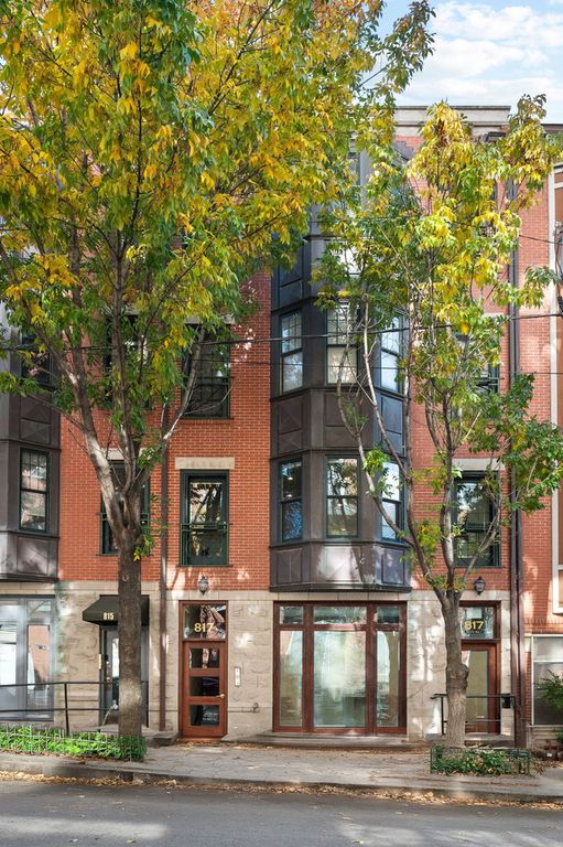 817 W Superior Street 2, Chicago, IL 60642