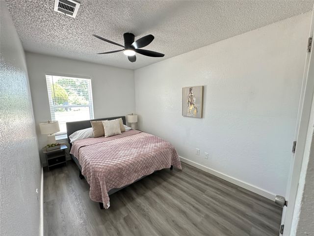 809 W Broadus Avenue, Fort Worth, TX 76115