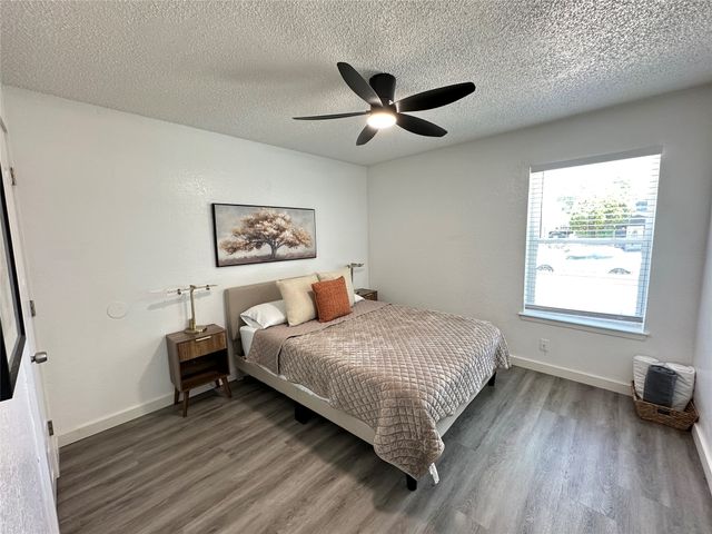 809 W Broadus Avenue, Fort Worth, TX 76115