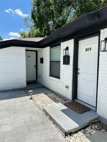 809 W Broadus Avenue, Fort Worth, TX 76115