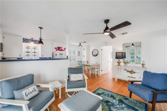 416 E Avenue B, Port Aransas, TX 78373