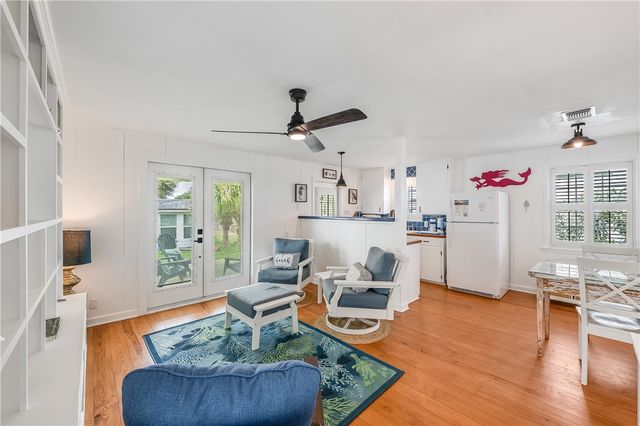 416 E Avenue B, Port Aransas, TX 78373