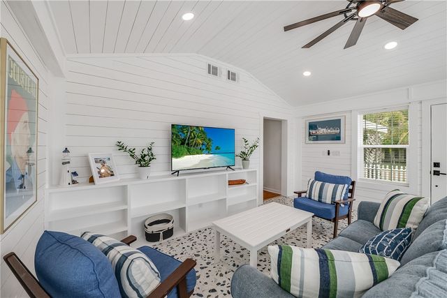 416 E Avenue B, Port Aransas, TX 78373