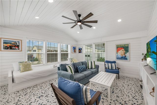 416 E Avenue B, Port Aransas, TX 78373