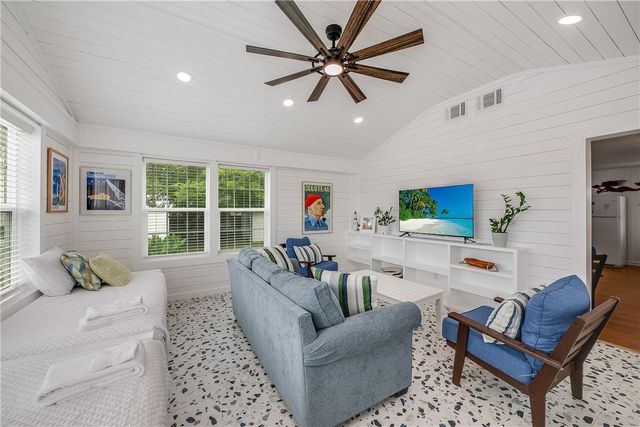 416 E Avenue B, Port Aransas, TX 78373