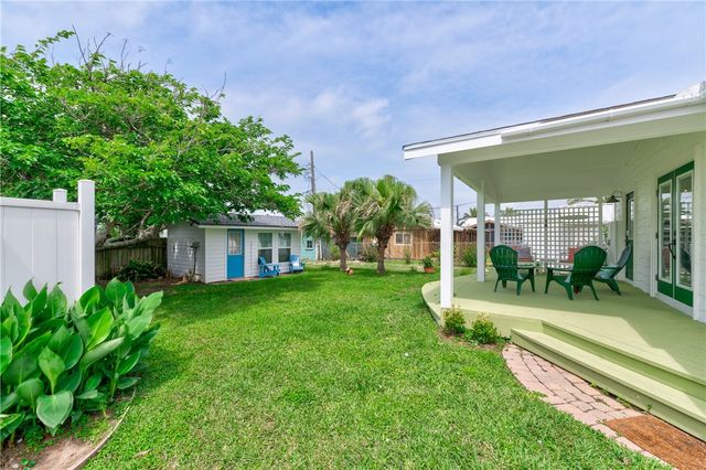 416 E Avenue B, Port Aransas, TX 78373