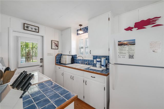 416 E Avenue B, Port Aransas, TX 78373