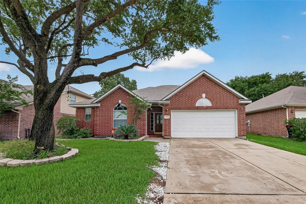 14531 Chestnut Falls Drive, Cypress, TX 77433