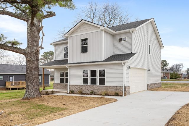 101 Hilltop Dr, Columbia, TN 38401