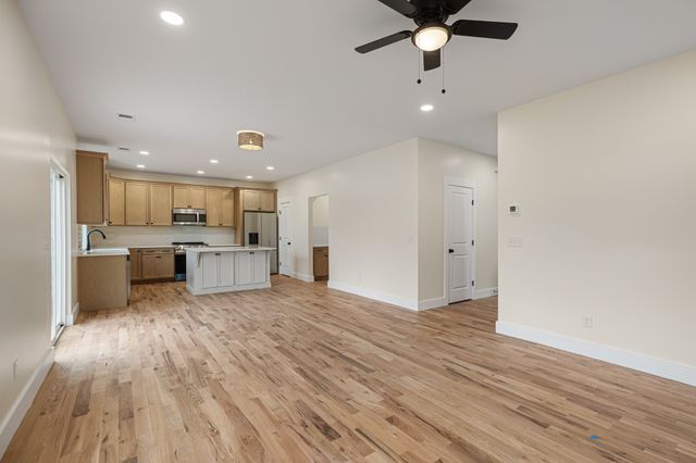 101 Hilltop Dr, Columbia, TN 38401