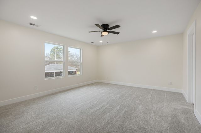 101 Hilltop Dr, Columbia, TN 38401