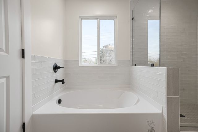 101 Hilltop Dr, Columbia, TN 38401