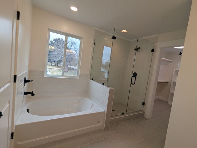 101 Hilltop Dr, Columbia, TN 38401