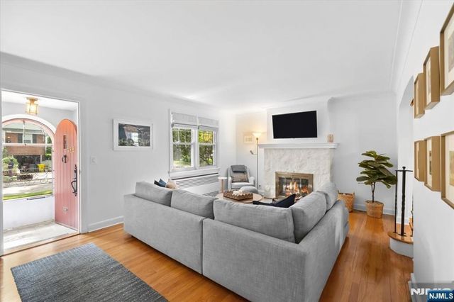 988 Richard Court, Teaneck, NJ 07666