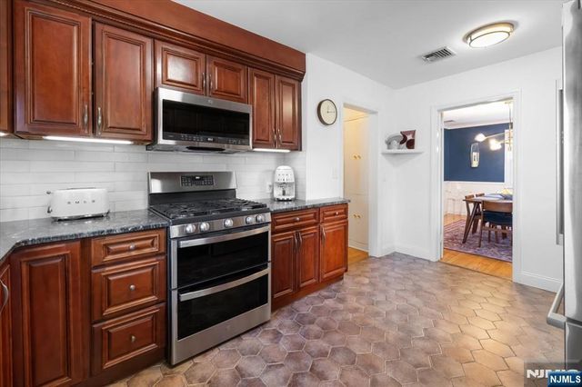 988 Richard Court, Teaneck, NJ 07666