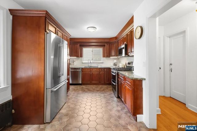 988 Richard Court, Teaneck, NJ 07666