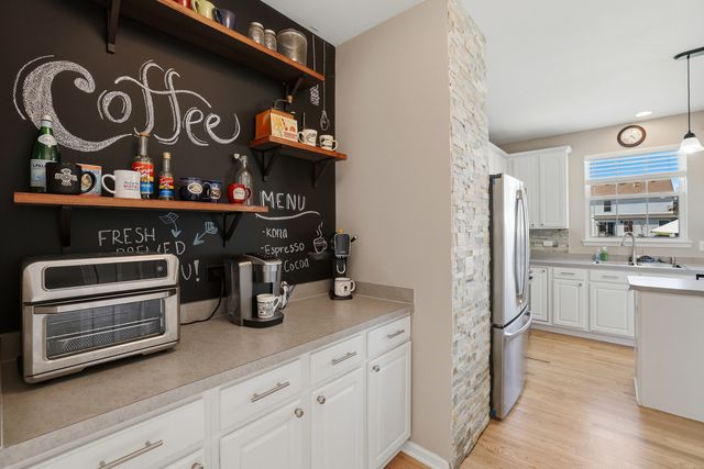 10850 Great Plaines Court, Huntley, IL 60142