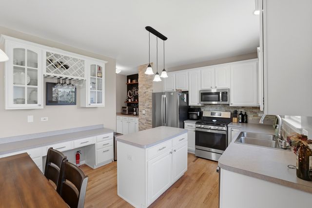 10850 Great Plaines Court, Huntley, IL 60142