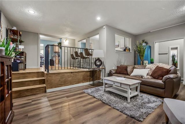 6712 E 134th Street, Grandview, MO 64030